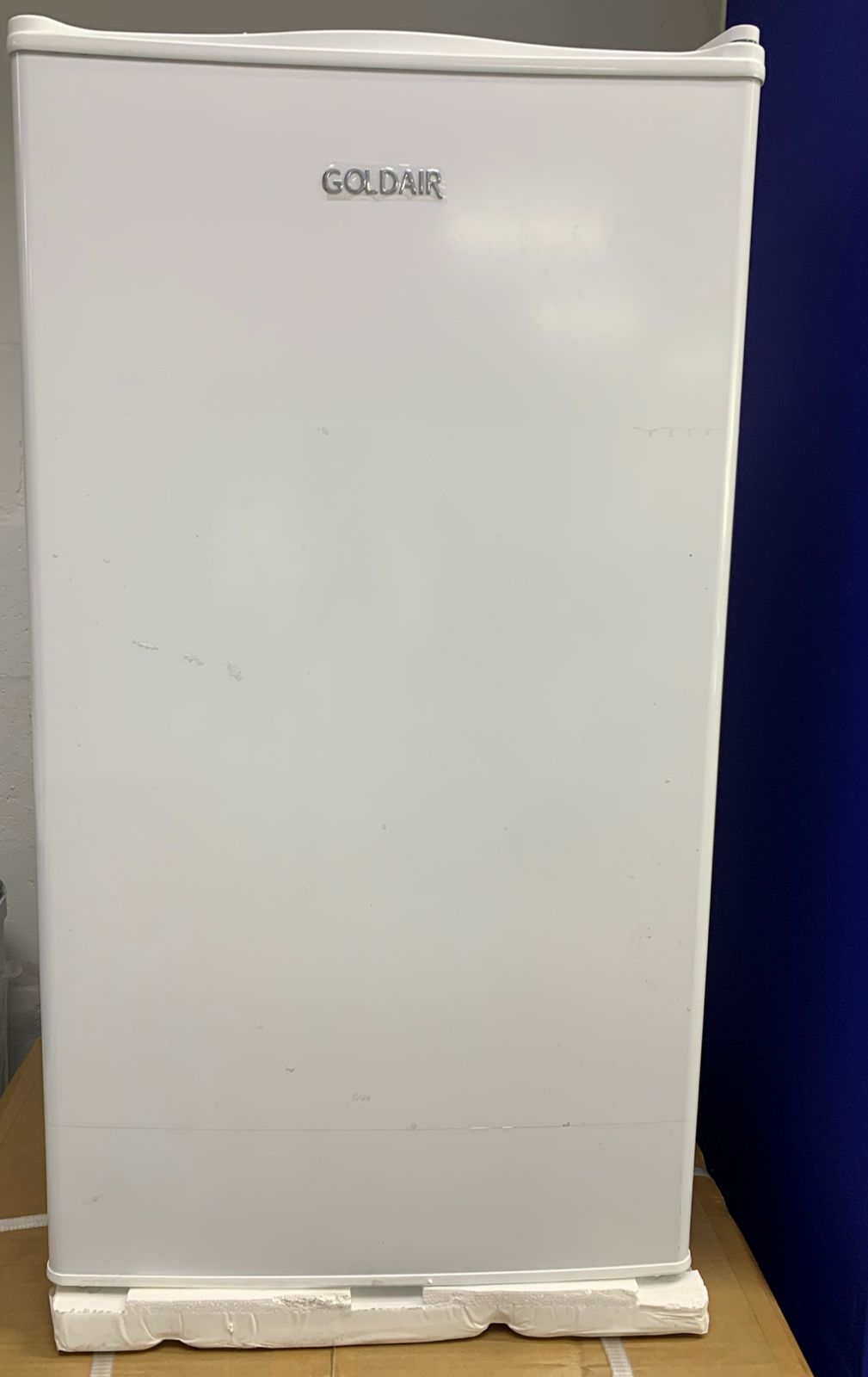 WHITE GOLDAIR 130L BAR FRIDGE GBF-130W - Image 3